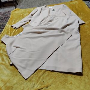 Elegant Cream Sleeveless Three Piece skirt suit